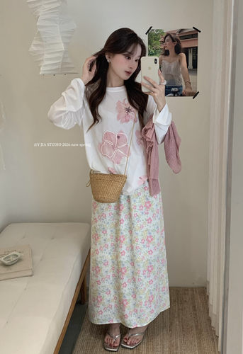 【Y.JIA 伊嘉】松紧腰碎花a字半身裙+花朵印花宽松长T恤5551