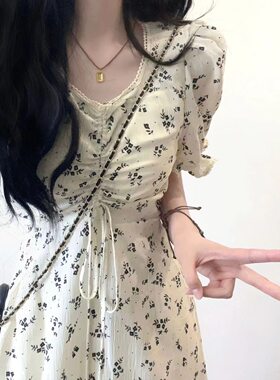 法式温柔碎花连衣裙女夏
