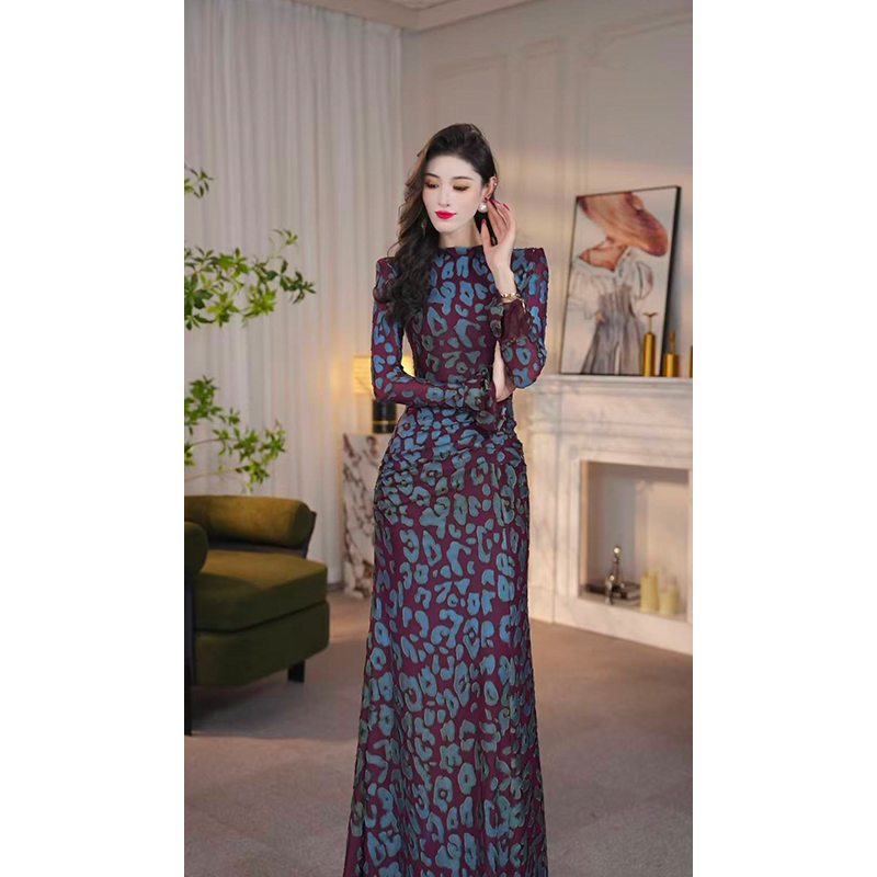 尤克菲儿 原创轻奢针织烧花植绒长裙修身显瘦气质优雅收腰连衣裙