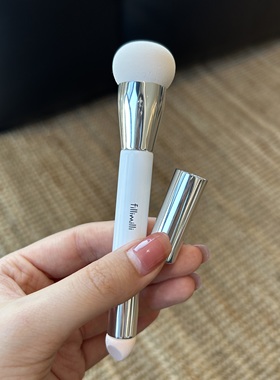 巨牛！fillimilli小馒头腮红刷遮瑕刷干湿两用蘑菇海绵头无痕遮瑕