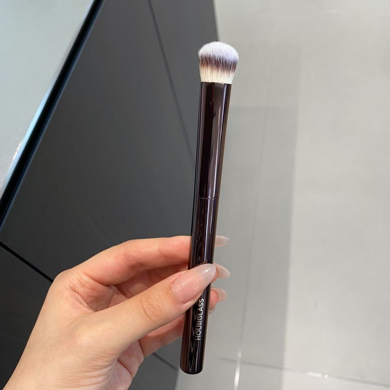 hourglass小推子遮瑕刷腮红刷黑眼圈痘印瑕疵绵中提亮刷图片