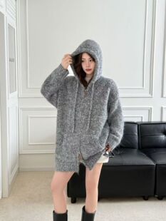 2025美洋新款春装女款V领开衫毛衣针织衫外套不挑人洋气原创设计