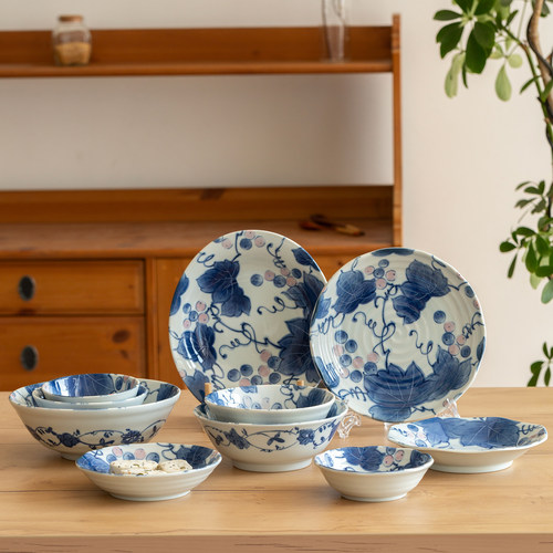 进口山葡萄釉下彩陶瓷餐具礼盒装