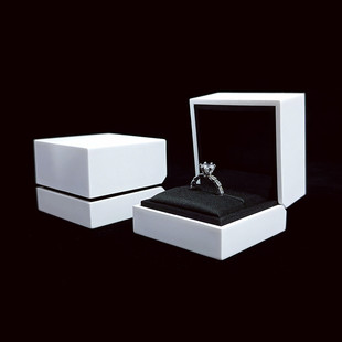 新年告白求婚香风戒指盒轻奢高档创意钻戒盒包装拍摄道具单戒礼盒