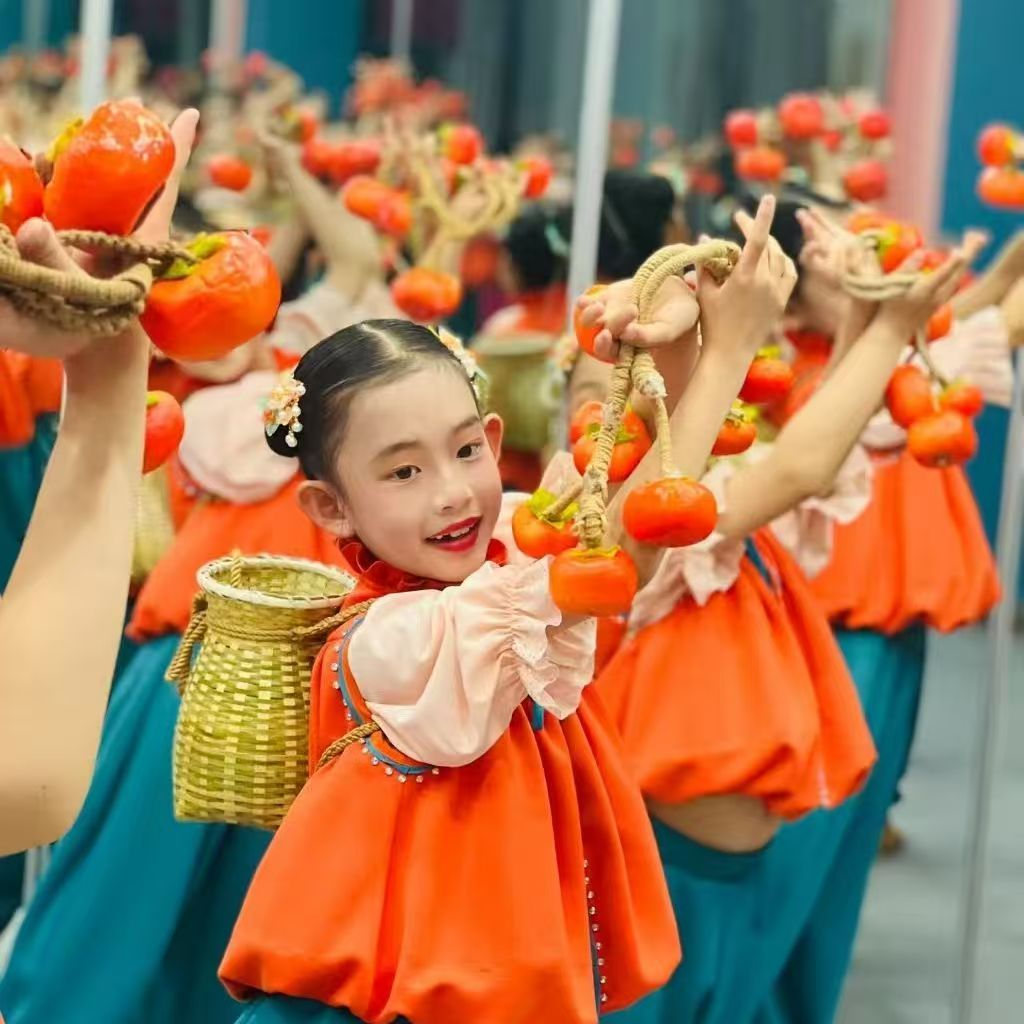 柿柿如意新款儿童演出服六一古典舞表演服柿子道具幼儿园舞蹈服