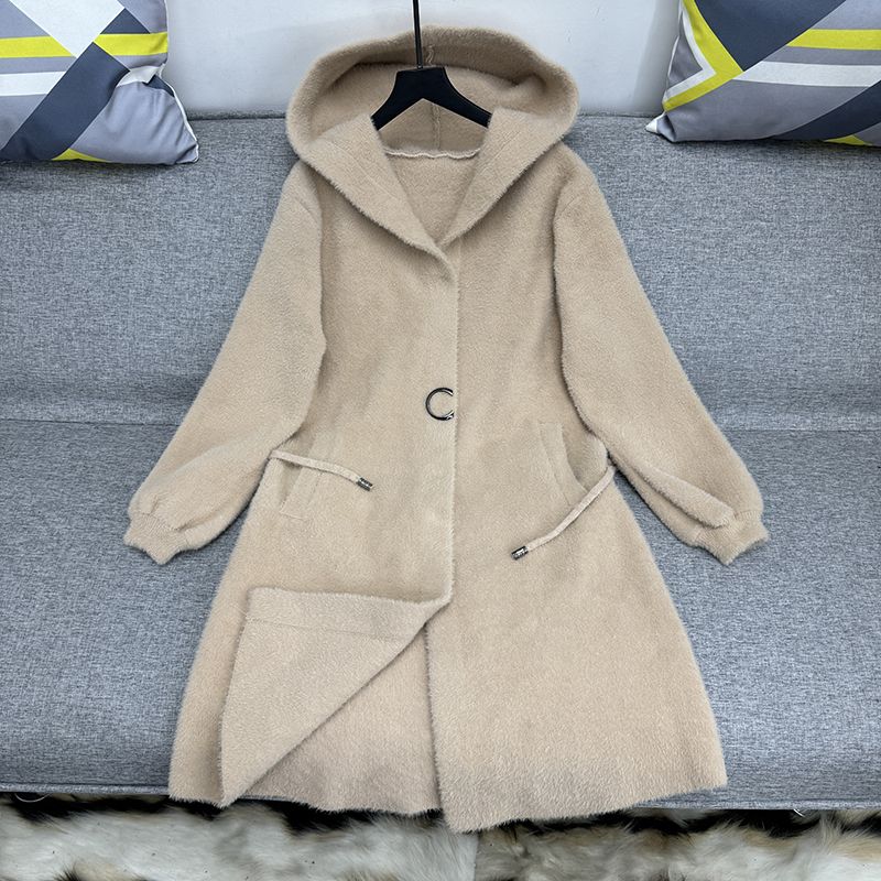 卡其仿水貂绒大衣系腰带中长款