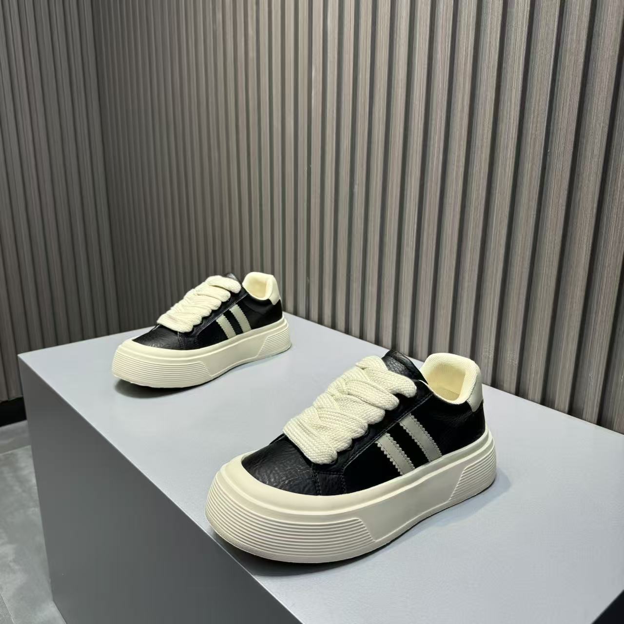 男鞋秋季百搭皮面板鞋休闲时尚鞋