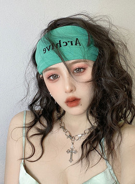 原创设计宽边薄款字母运动发带女纯欲风复古头巾外出百搭发箍头饰