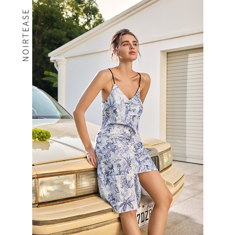 NoirTease夏季薄款性感丝质睡裙女士V领显瘦修身印花法式吊