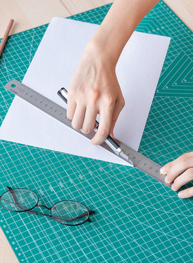 得力78402切割垫板大号A2规格高密度PVC材质手工切割板 绿色模型垫鼠标垫强度高可重复切割结实耐用单块 包邮