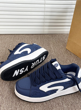 深蓝色韩版原创百搭板鞋ins潮2025冬季新款休闲小白鞋学生面包鞋