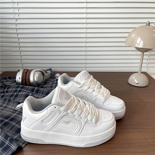 易少年 2026春季新款小白鞋女厚底学生板鞋女休闲运动鞋面包鞋子