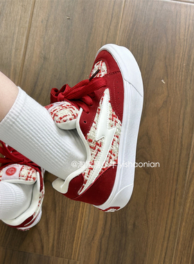 易少年 小香风设计复古红色板鞋女ins潮2025冬季百搭休闲德训鞋子