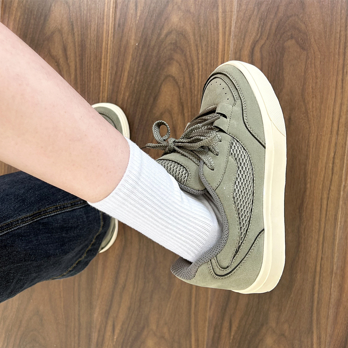 美式复古港风小众情侣男鞋ins百搭板鞋女2025冬季新款面包鞋子女,流行男鞋,休闲板鞋,淘宝优惠券,粉丝福利购,淘宝优惠卷