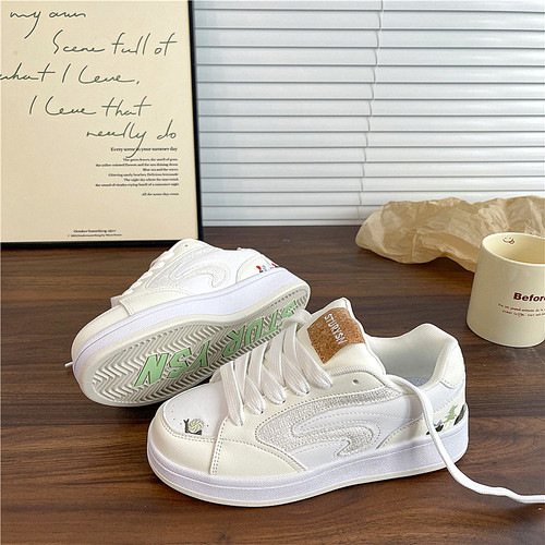 易少年 原创米白面包鞋女ins潮2026春夏新款板鞋百搭休闲小白鞋潮