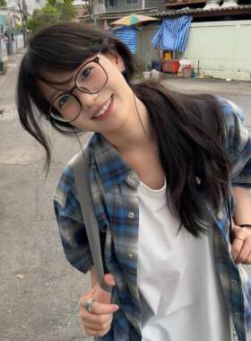 少年感蓝色格子衬衫短袖
