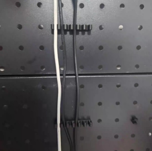 牢固理线夹十只装 适用五金少女 金属圆孔洞洞板配件