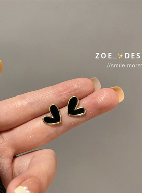 黑色爱心耳钉女925银针日常耳环2025新款韩国小众简约养耳洞耳饰