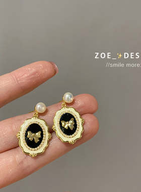 复古法式蝴蝶结浮雕珍珠耳钉小众设计高级感小香风气质耳坠耳环女