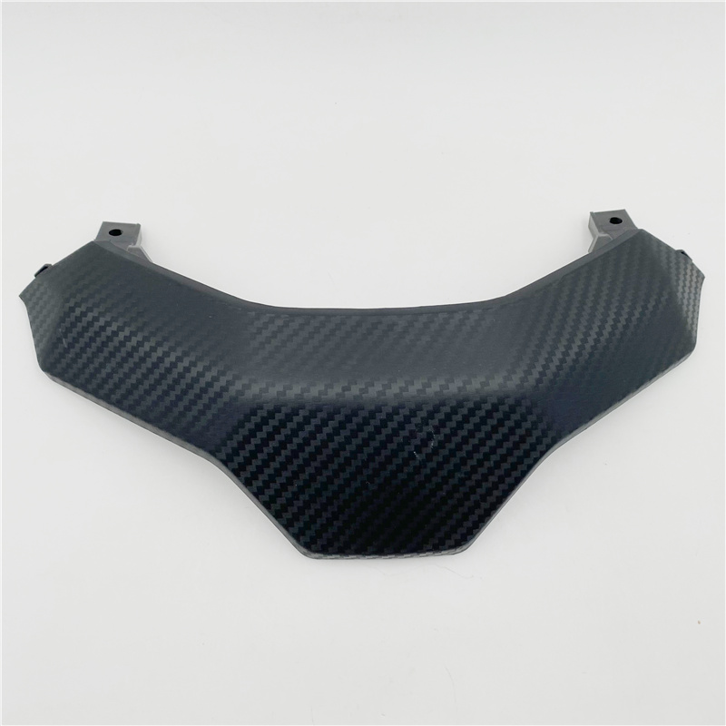 适用踏板车铃木UY125T车架下罩后尾灯黑外壳碳纤维后中心罩尾盖