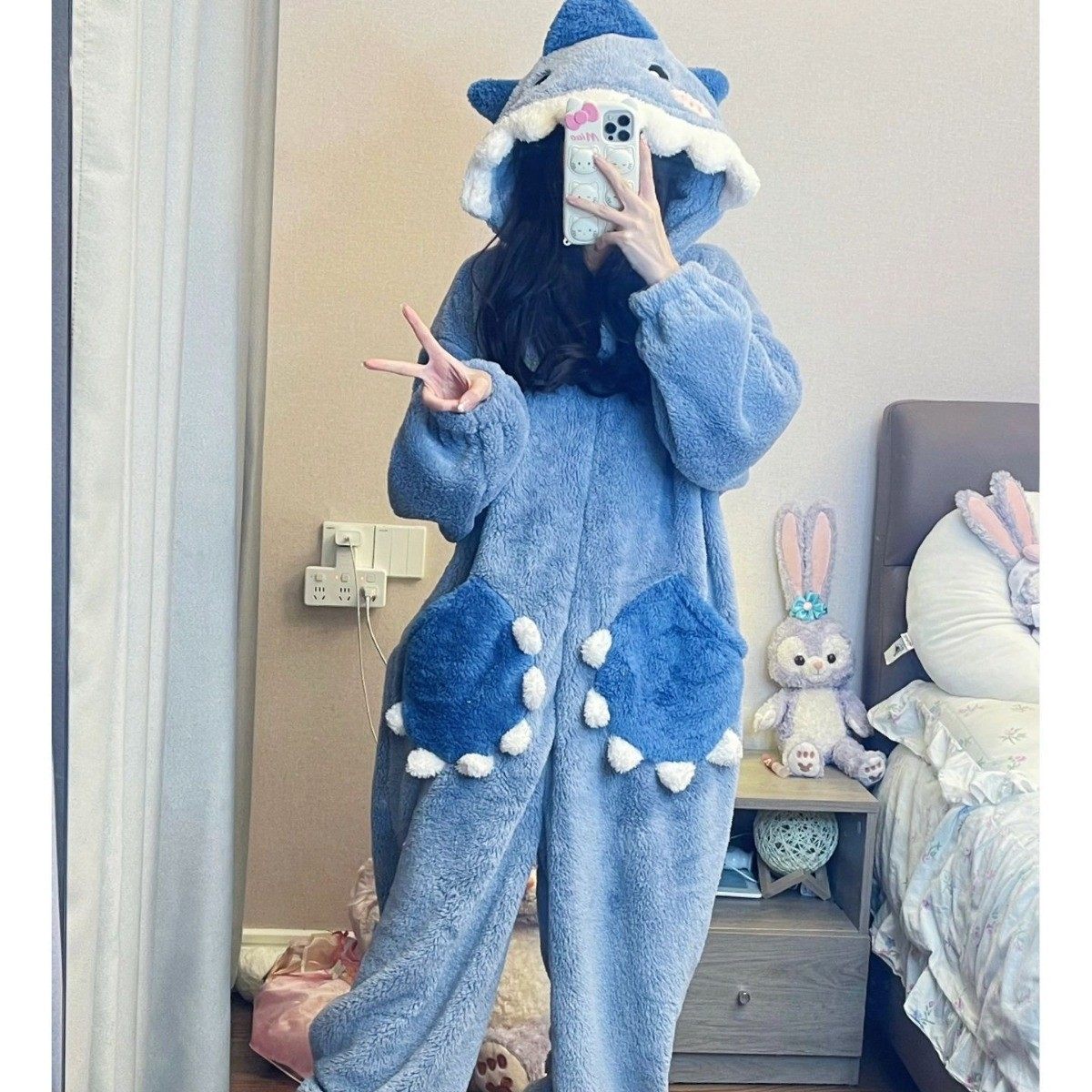 秋冬鲨鱼睡衣套装卡通连体动物长袖连帽女生保暖家居服可爱演出服
