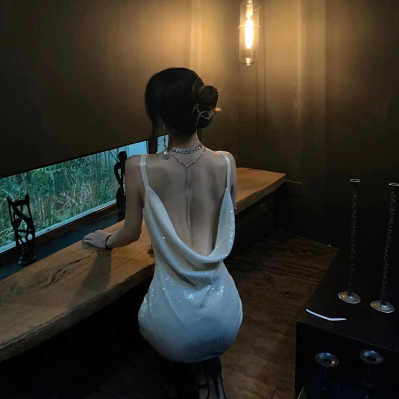 생일드레스 하이엔드 라이트 럭셔리 니치 파티드레스 평소에 입기 좋은 여성을 위한 섹시한 백리스 서스펜더 드레스