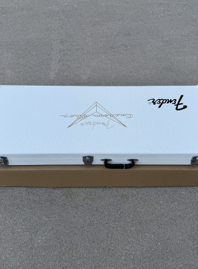 墨芬芬达Fender ST电吉他专用方形琴盒 内侧随型贴合高雅白色琴箱