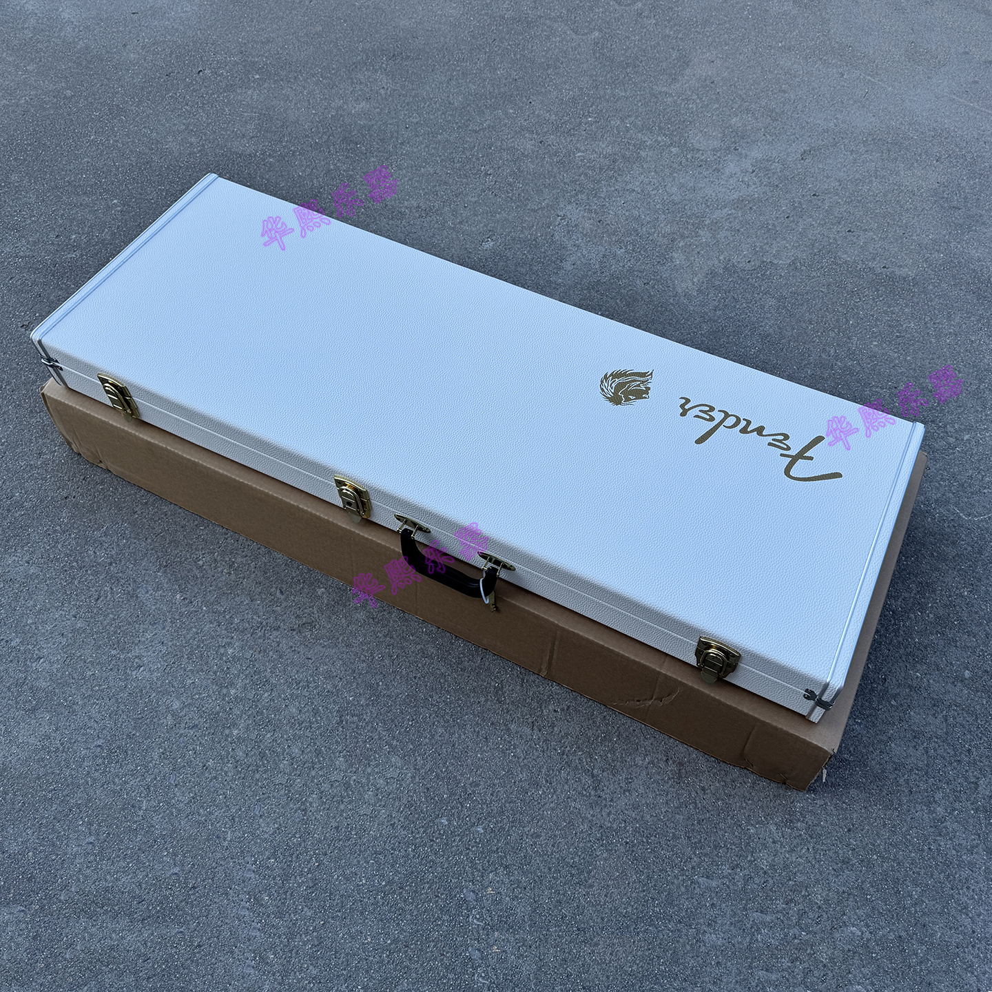 美标Fender美芬芬达ST电吉他专用内嵌式琴盒 白色琴箱 金色配件
