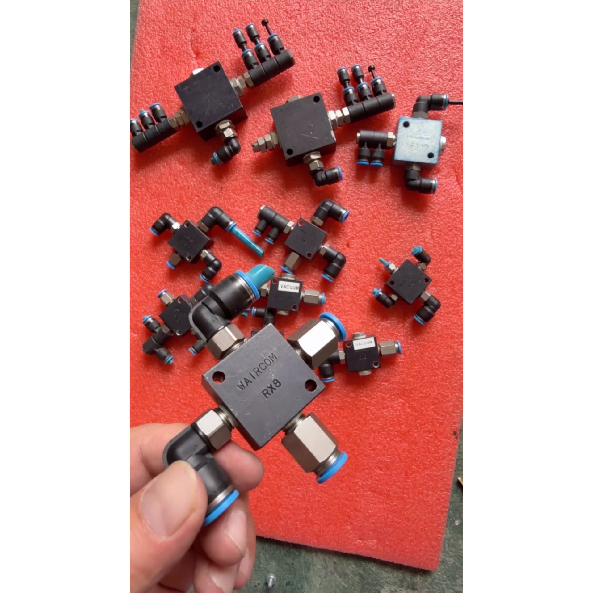 WAIRCOM RX8气动分配器 !议价产品