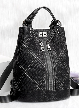 2026新款时尚菱格真皮双肩包女包水桶包百搭锁扣洋气多功能背包潮