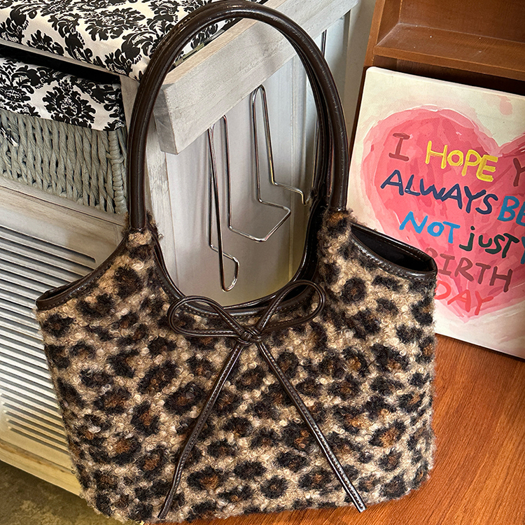 年终清仓福利单肩斜挎包包女毛绒双肩包手提帆布托特包通勤电脑包