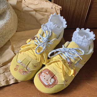 新款面包芭蕾风德训鞋女夏透气2025新款黄色泡芙板鞋内增高鞋子
