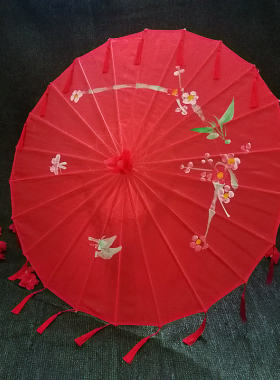 油纸伞传统手工艺摄影大红色粉色