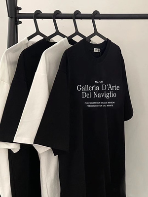 国潮牌宽松中性风上衣chic