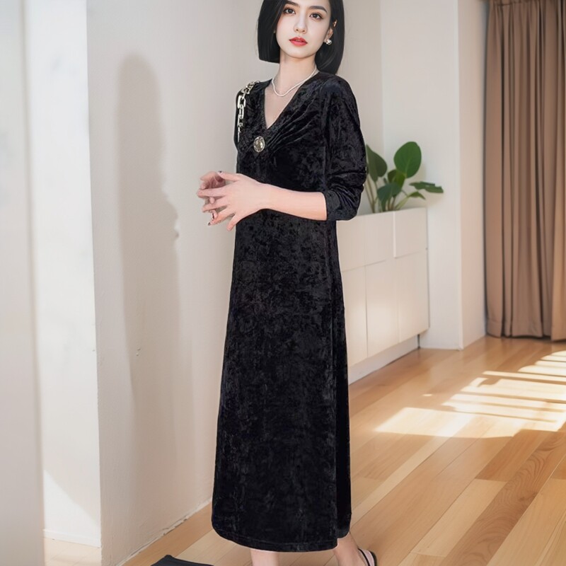 酷伽法式轻奢气质V领连衣裙秋冬长袖收腰黑色丝绒裙2307LYQ