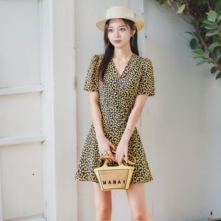 茶歇裙女装 酷伽设计感时尚 欧洲站小雏菊加长款 泡泡袖 妈妈年轻款