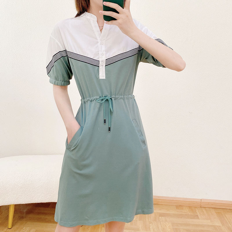 小清新拼色休闲连衣裙