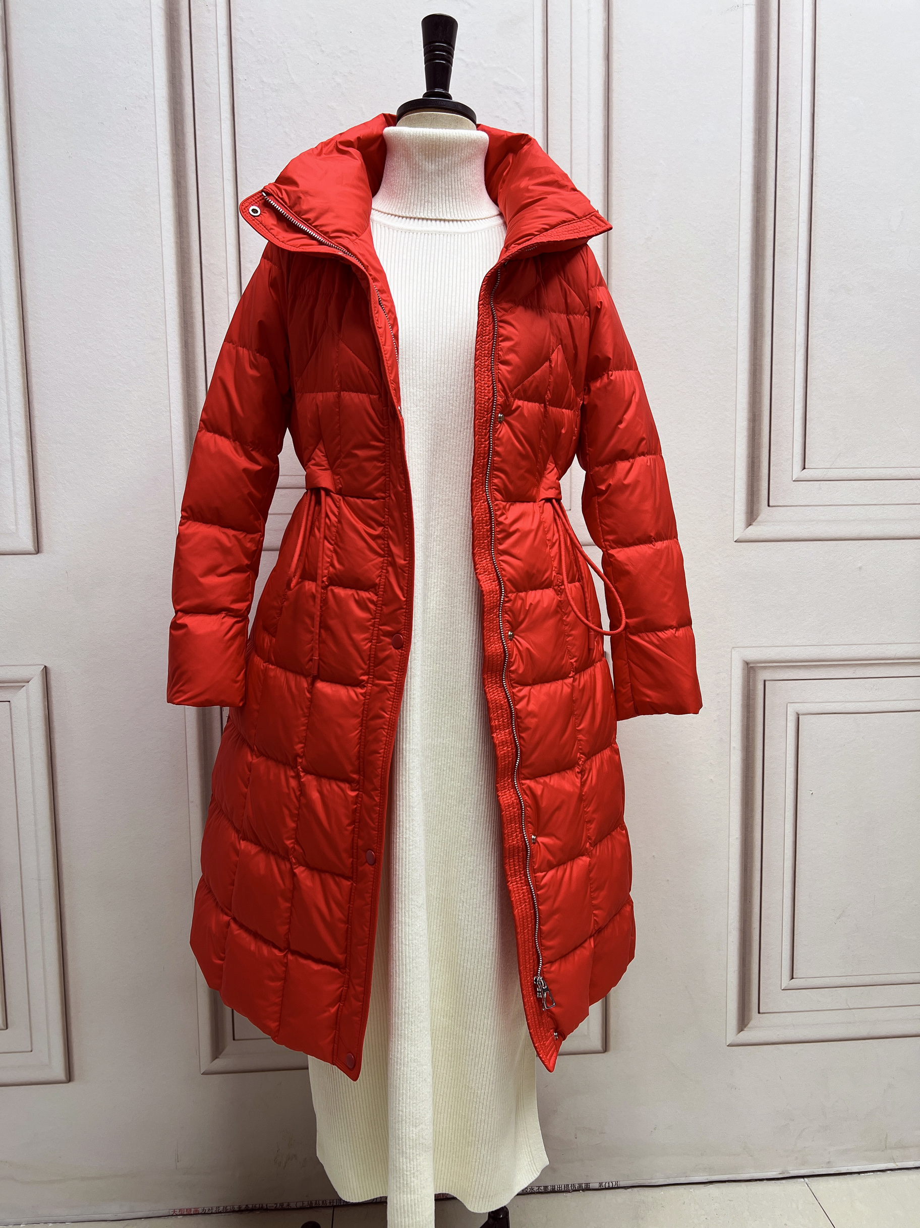 other/其他女修身显瘦时尚高端气质中长款连帽白鸭绒抽腰羽绒服