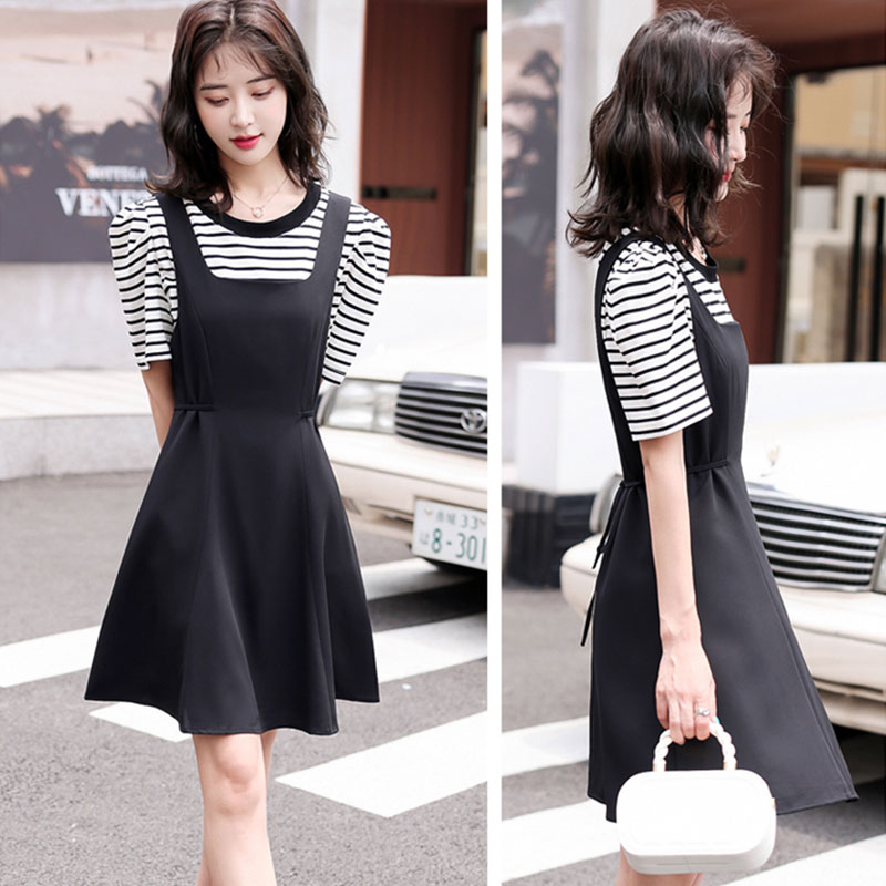 减龄条纹背带裙两件套学院风