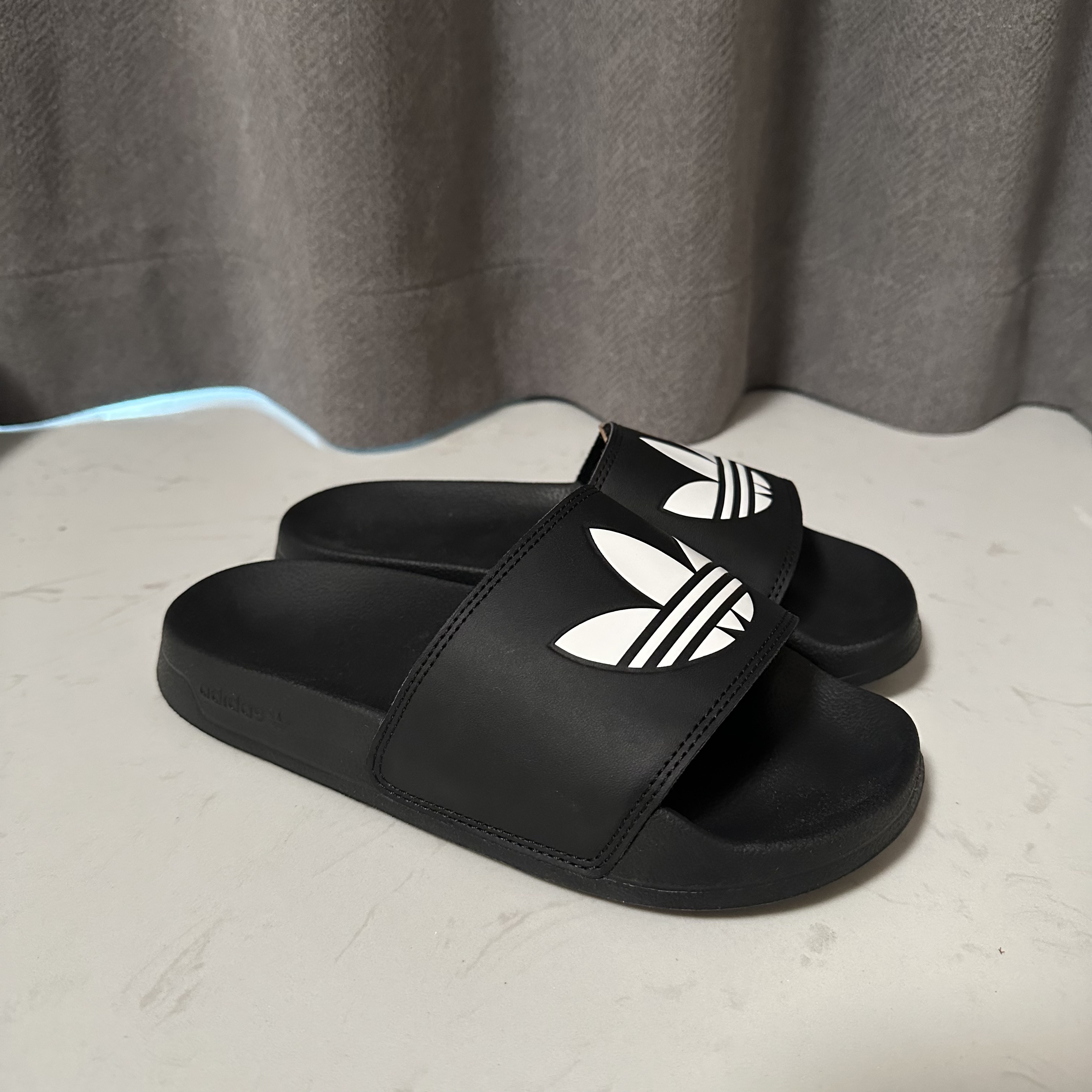 Adidas阿迪达斯运动拖鞋男子
