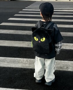 新款可爱猫咪双肩包毛绒背包可爱背包书包幼儿园书包宝宝出游背包