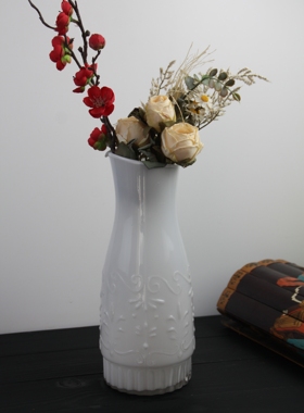 复古浮雕白色玻璃花瓶 手工奶白插花花器 家居桌面装饰摄影道具