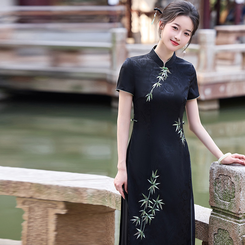 黑色刺绣改良旗袍女中国风长款