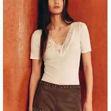 【专柜同款定制】夏季新品 女装 蕾丝饰罗纹V领七分袖T恤 5644451
