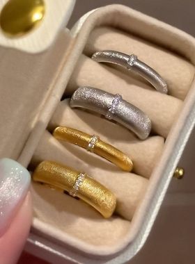 辉之翼珠宝复古对戒拉丝戒指手工微镶S925银镀金情侣款叠戴宽窄款