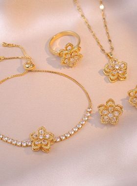 项链女网红甜美旋转锆石花朵小众时尚新款设计感吊坠气质钛钢项链