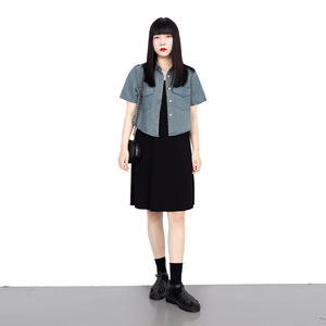 赫宁大码吊带裙女2024夏季新款微胖mm港味设计感牛仔短袖套装