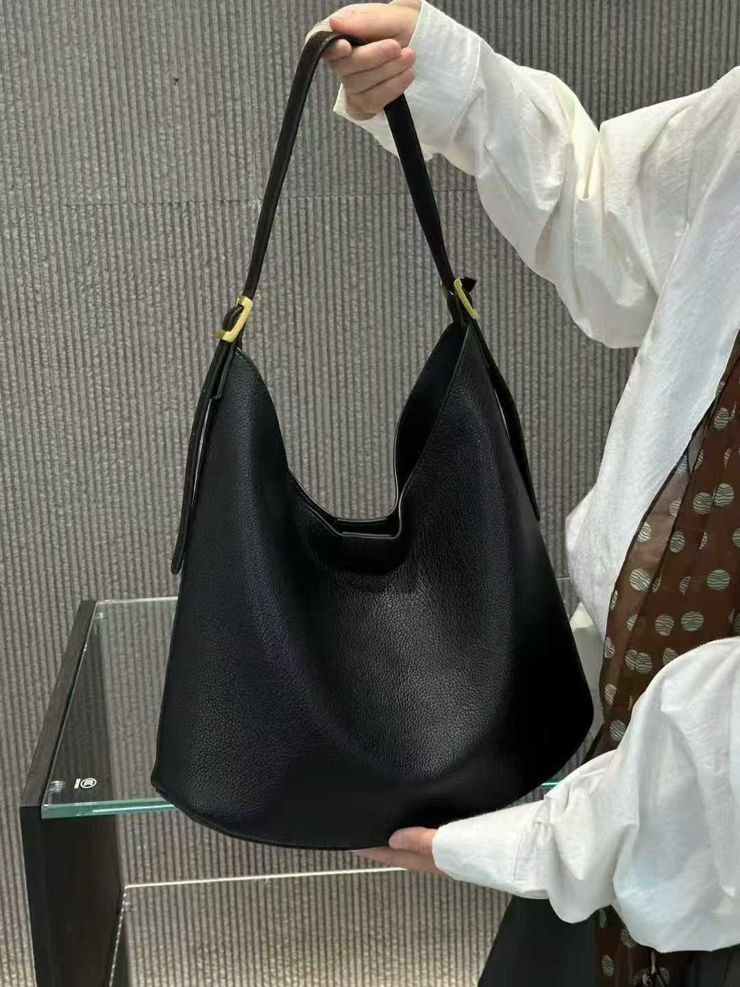 2025新款头层牛皮大容量托特包女高级感通勤单肩腋下包水桶包