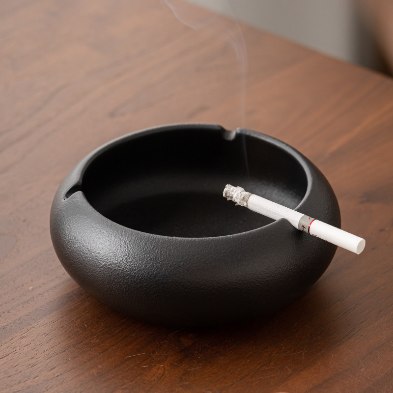恬静生活装饰烟灰缸陶瓷烟盅
