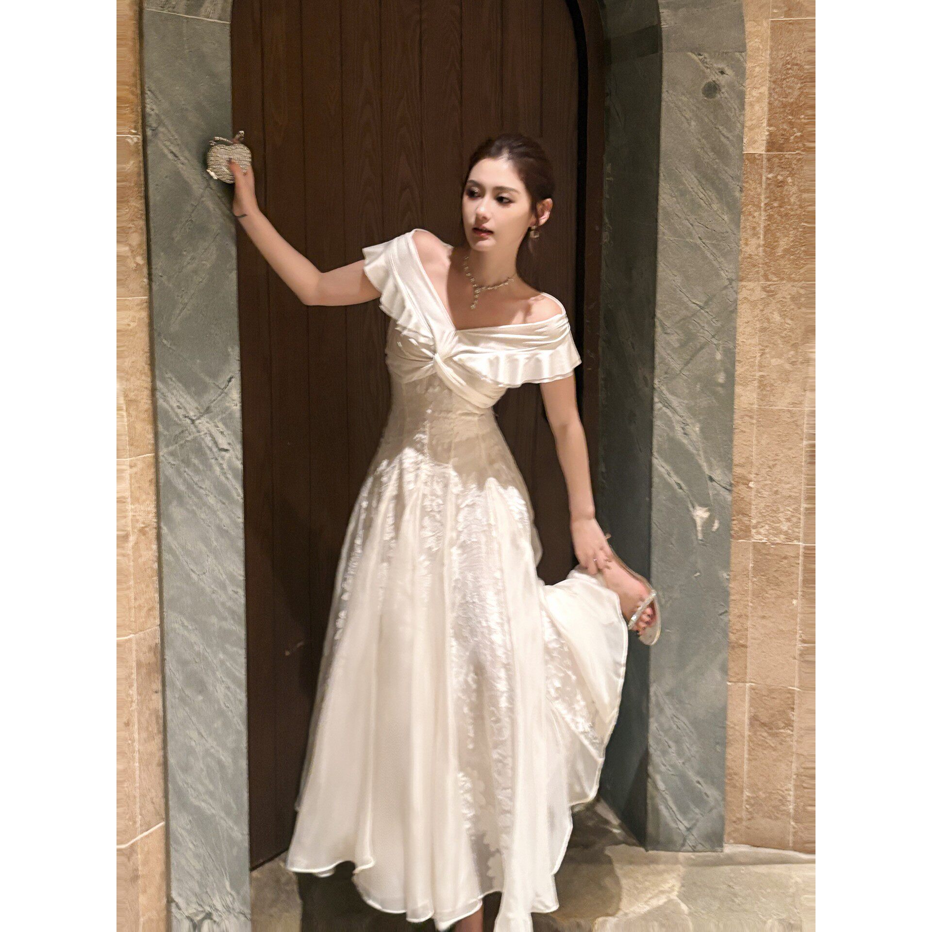 Good Job【月光独白】法式一字肩轻奢提花连衣裙女设计感订婚礼服